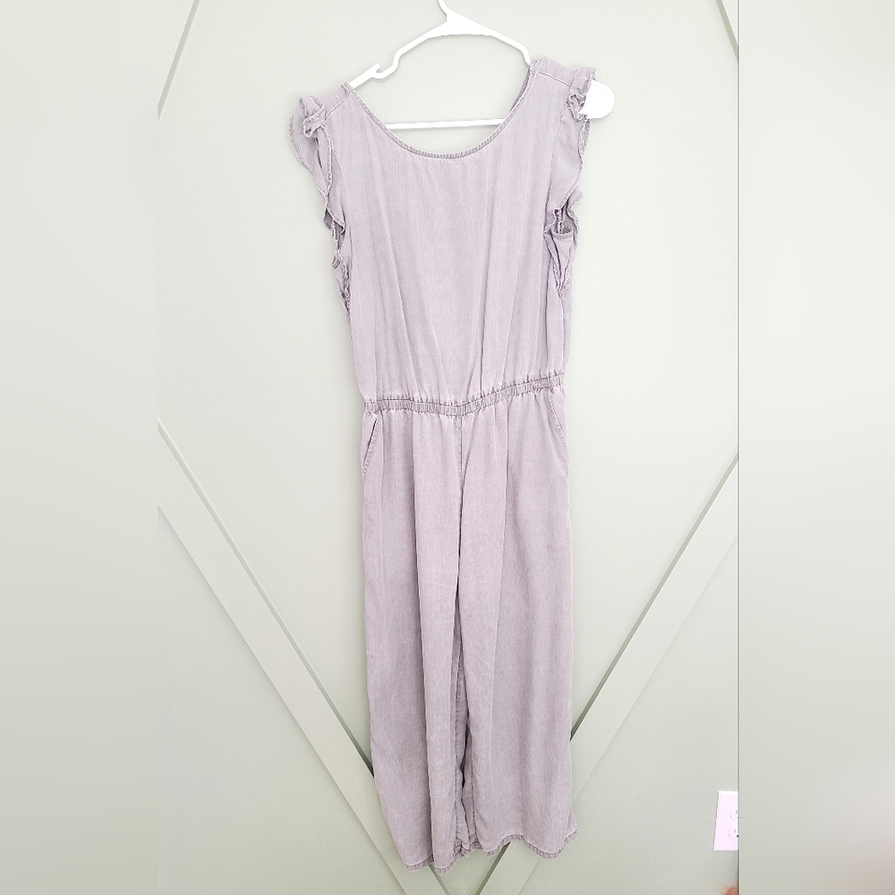 Jumpsuit with ruffle shoulder sleeve